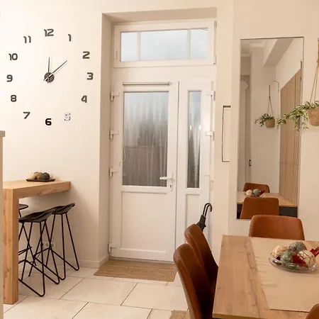 Downtown Funk Apartment *